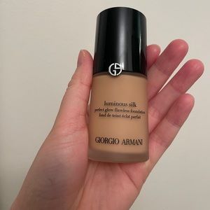 Giorgio Armani Luminous Silk Foundation